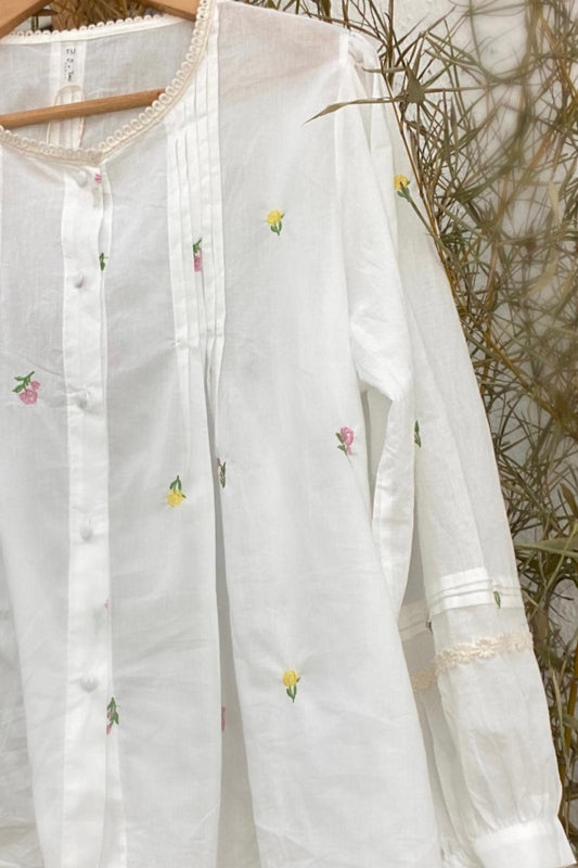 Camisa Bordada Florzinhas